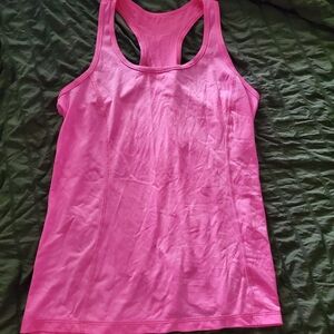 SOLD💗DANSKIN NOW SEMI FITTED HOT PINK TANK, M💗